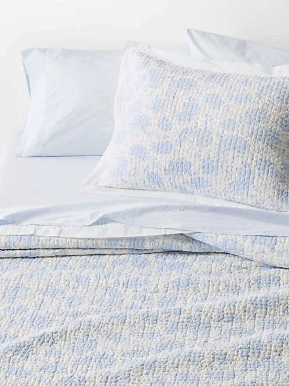 New! Crate&Barrel Blue Floral Quilt size King